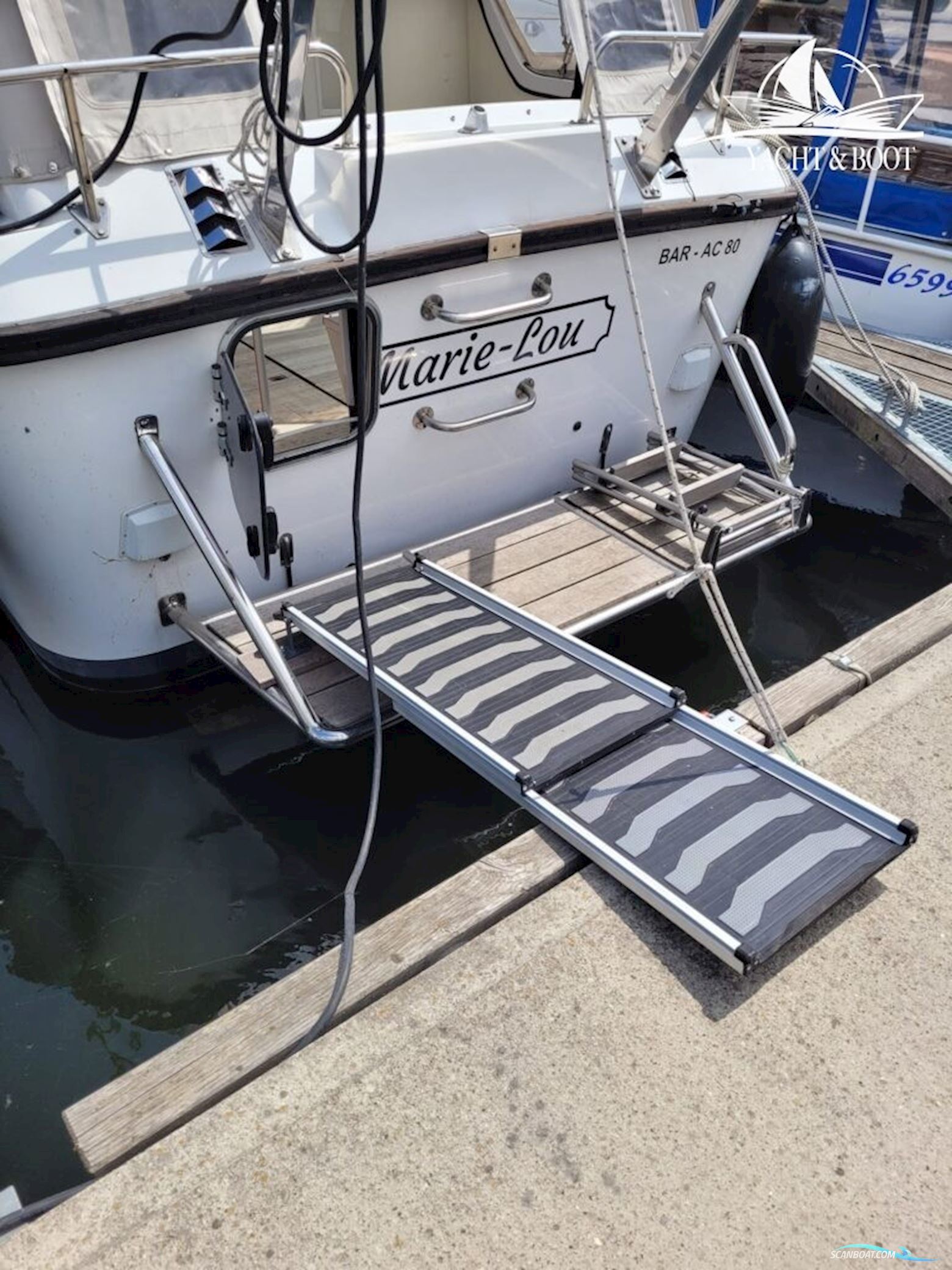 Marieholm Cardinal 28