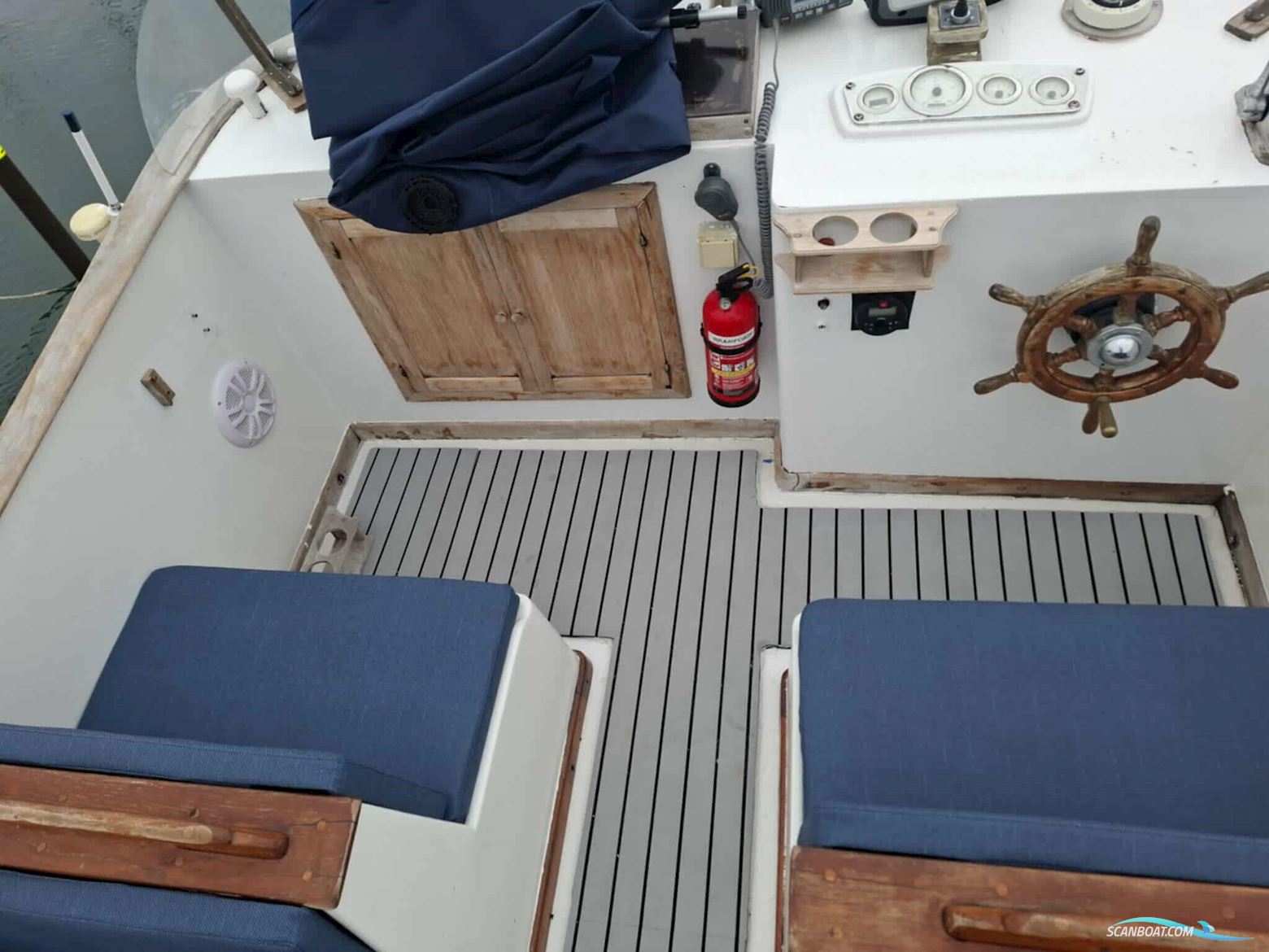 Marine Trader 34 Double Cabin