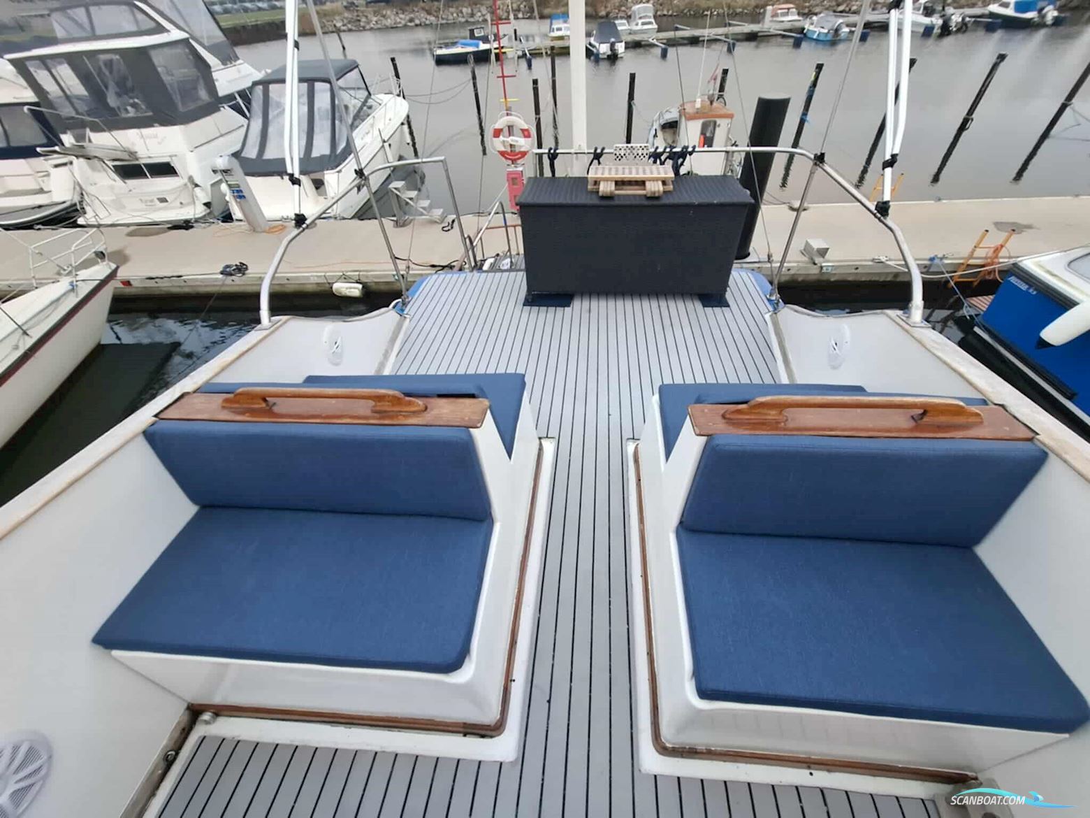 Marine Trader 34 Double Cabin
