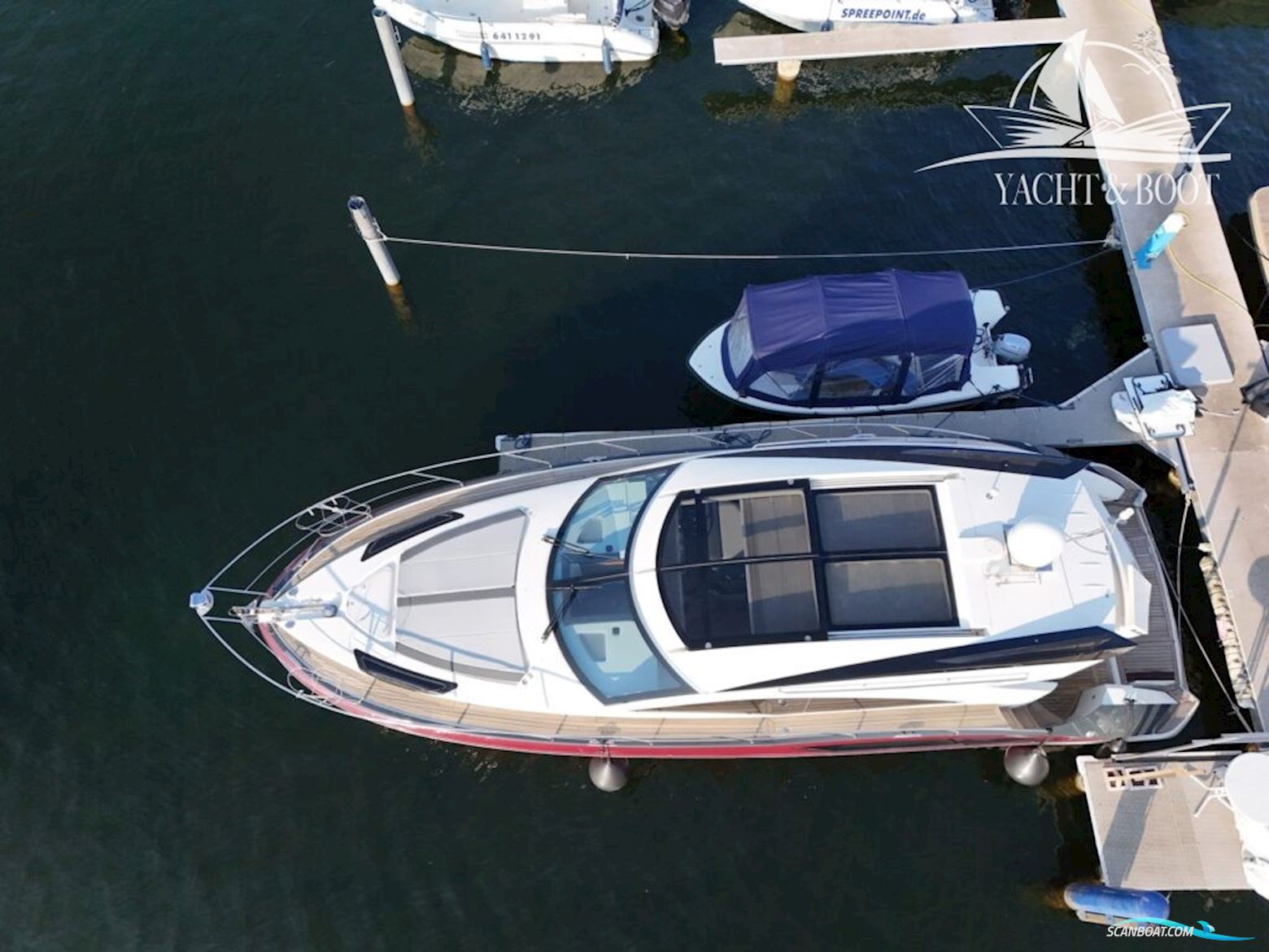 Marquis 420 Sport Coupe