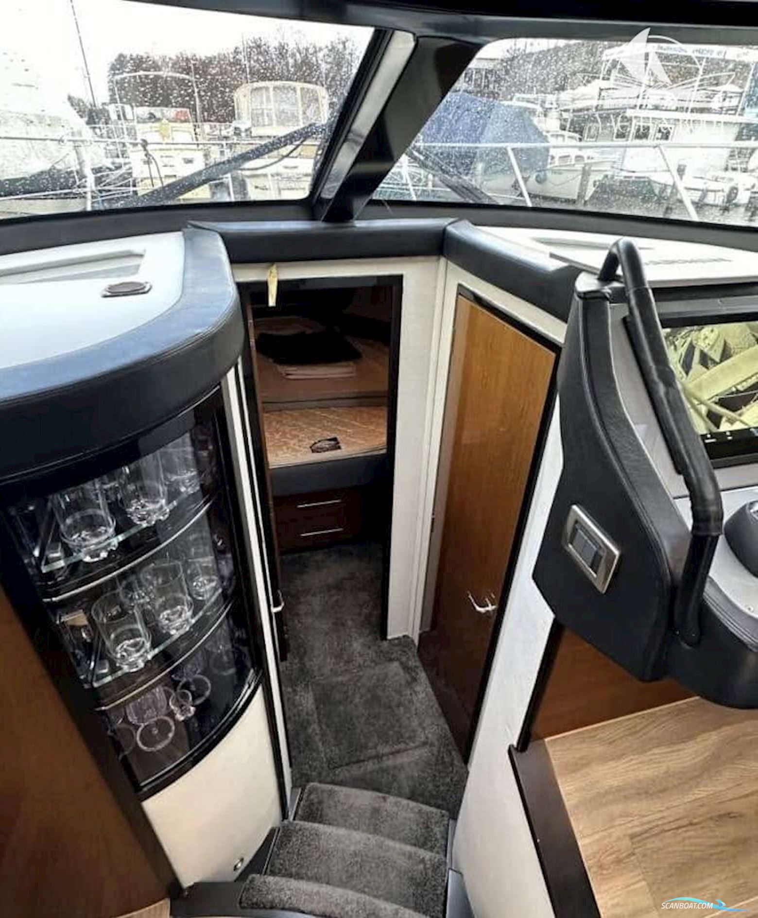 Marquis 420 Sport Coupe