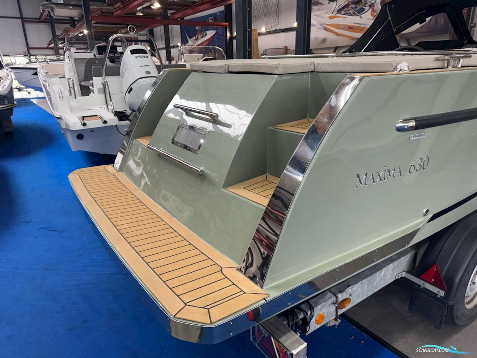Maxima 630 Tender met boegschroef