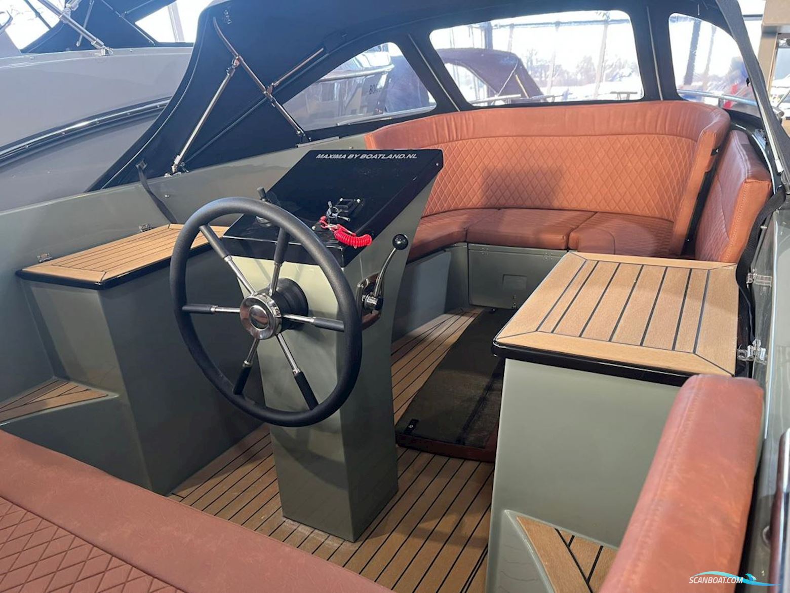 Maxima 630 Tender met boegschroef