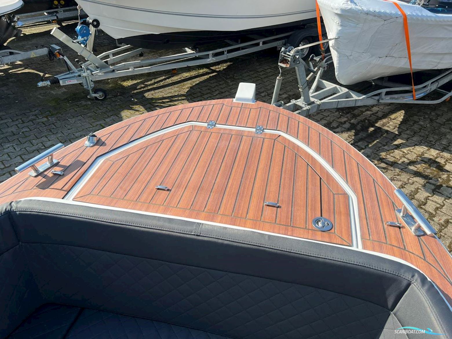 Maxima 650 Flying lounge eindejaars aanbieding!