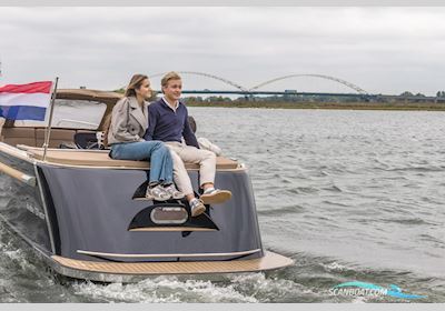 Maxima 720 Retro Motorboten 2026, met Mercury 20 hk 4-Takt motor, Denemarken