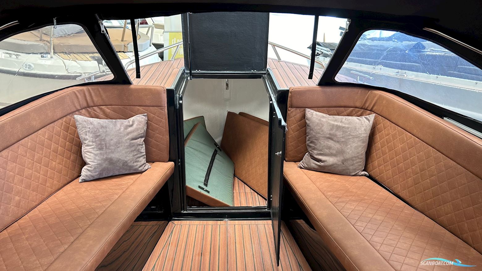 Maxima 750 Flying lounge