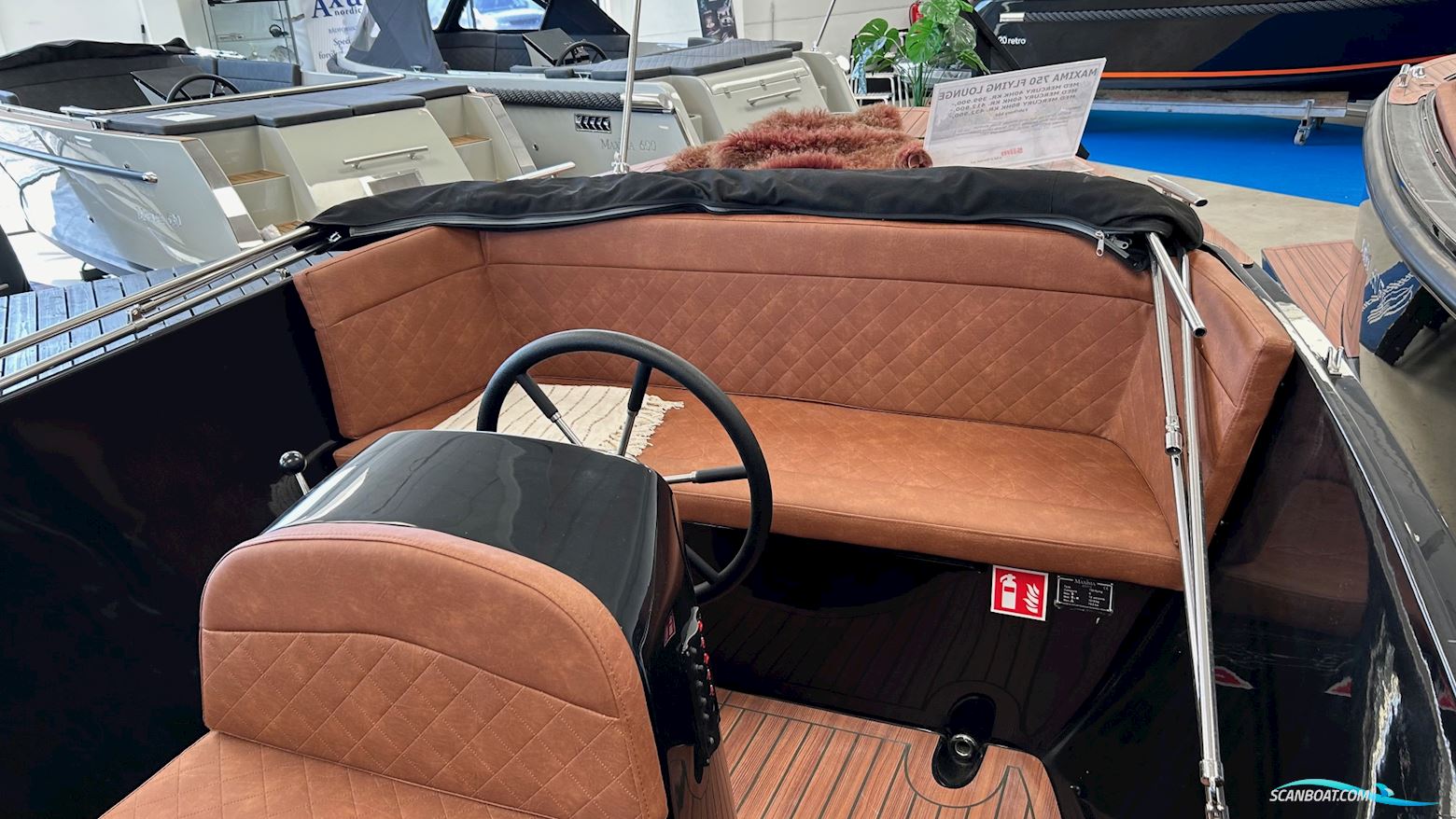 Maxima 750 Flying lounge