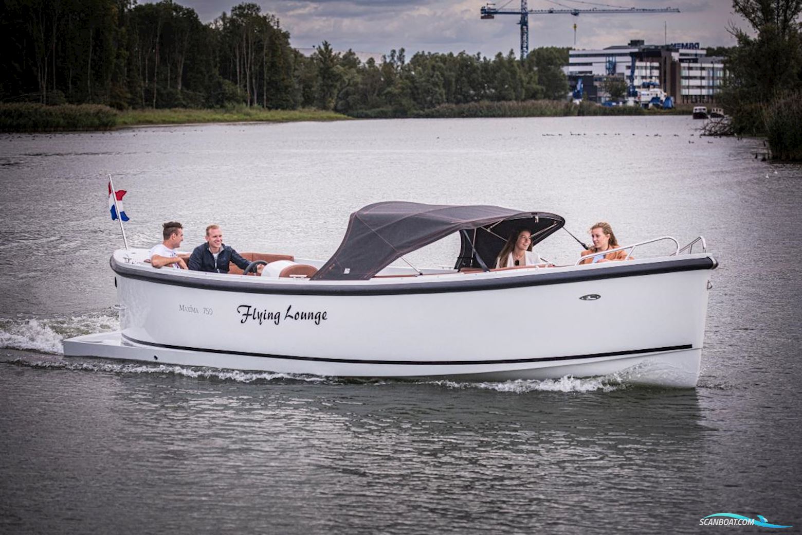 Maxima 750 Flying lounge