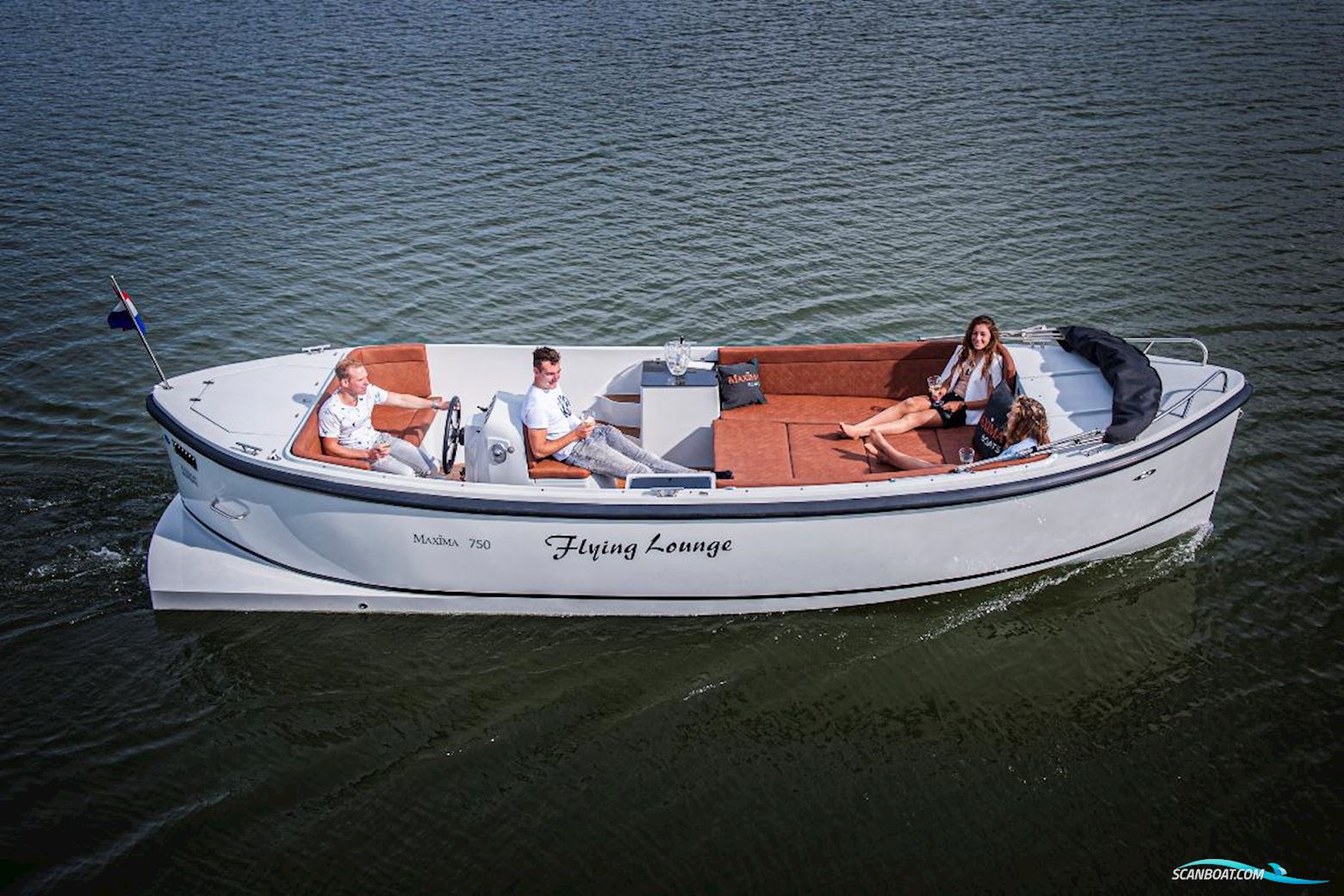 Maxima 750 Flying lounge