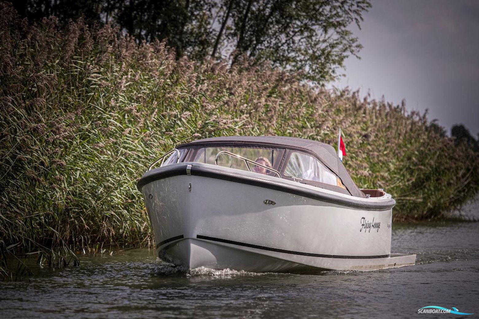 Maxima 750 Flying lounge