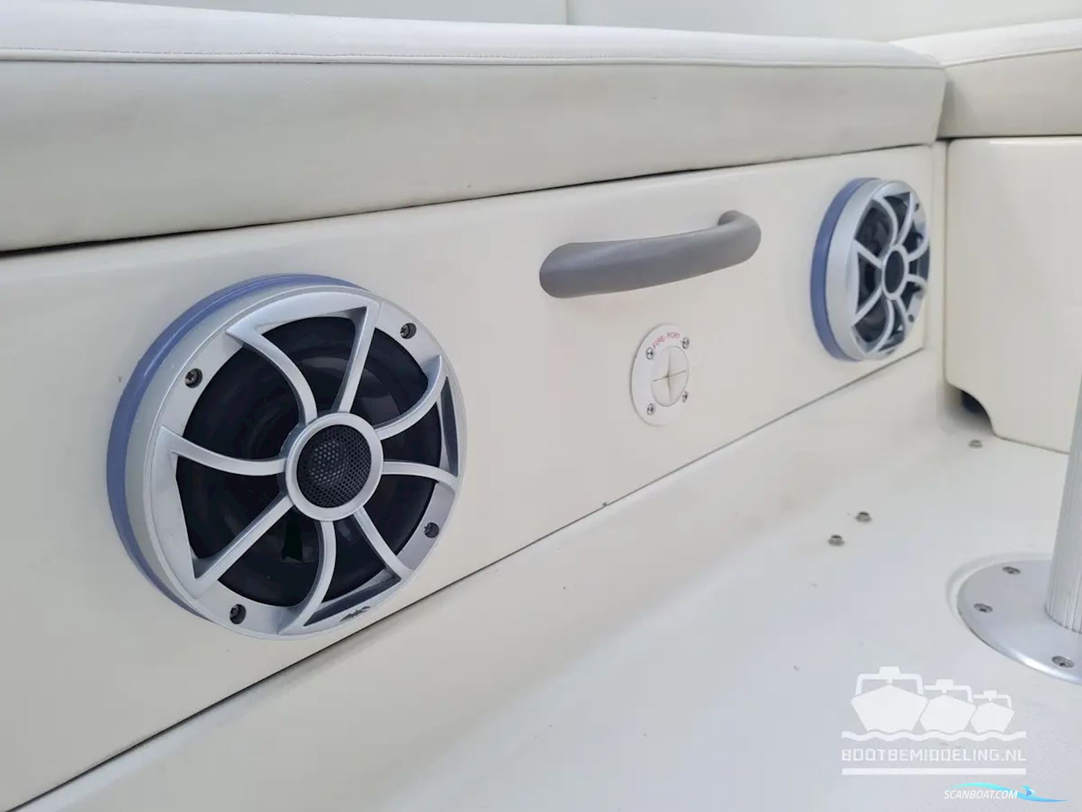 Maxum 2400 SC3, inclusief trailer