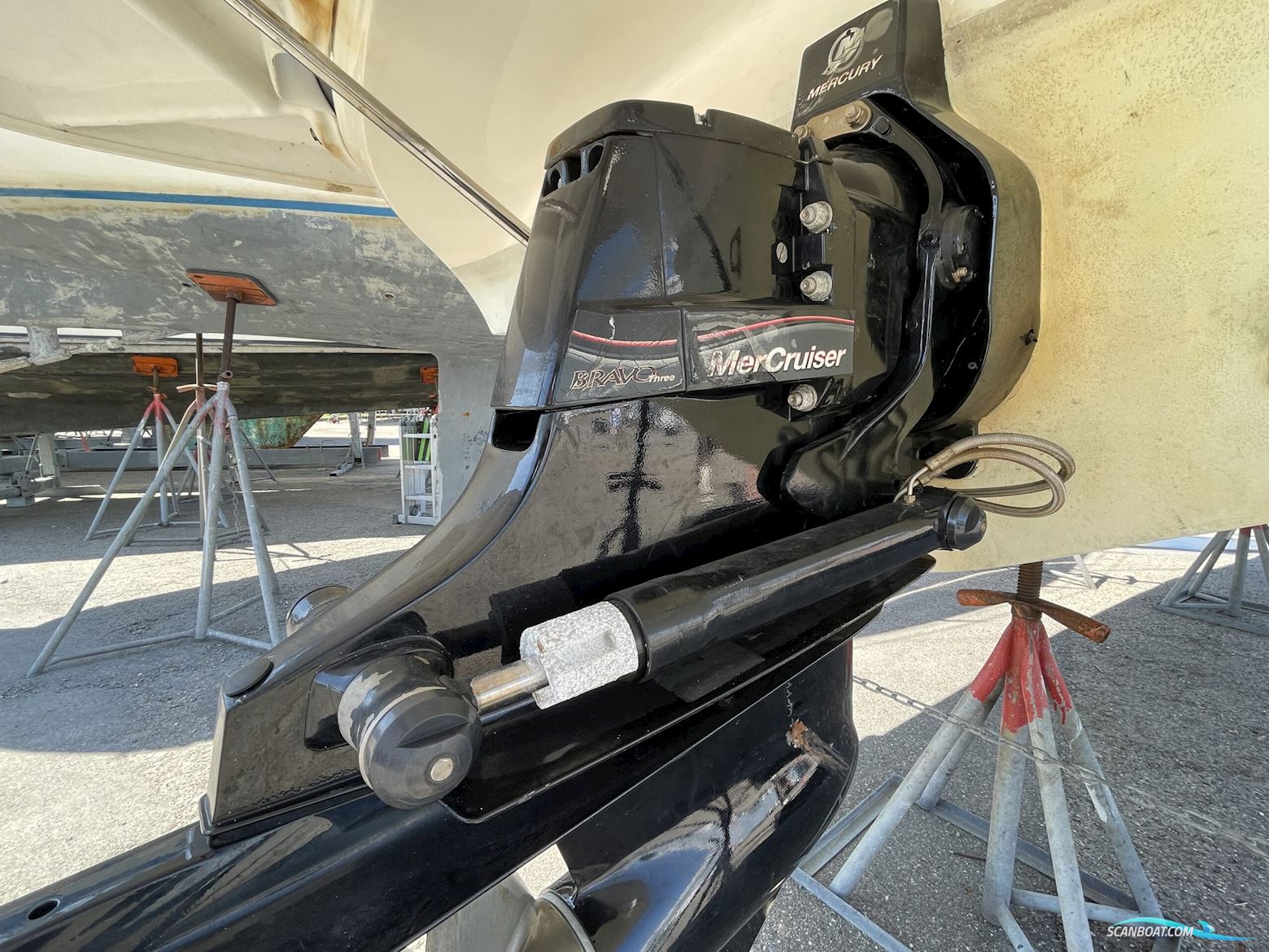 Maxum 2400 SC3