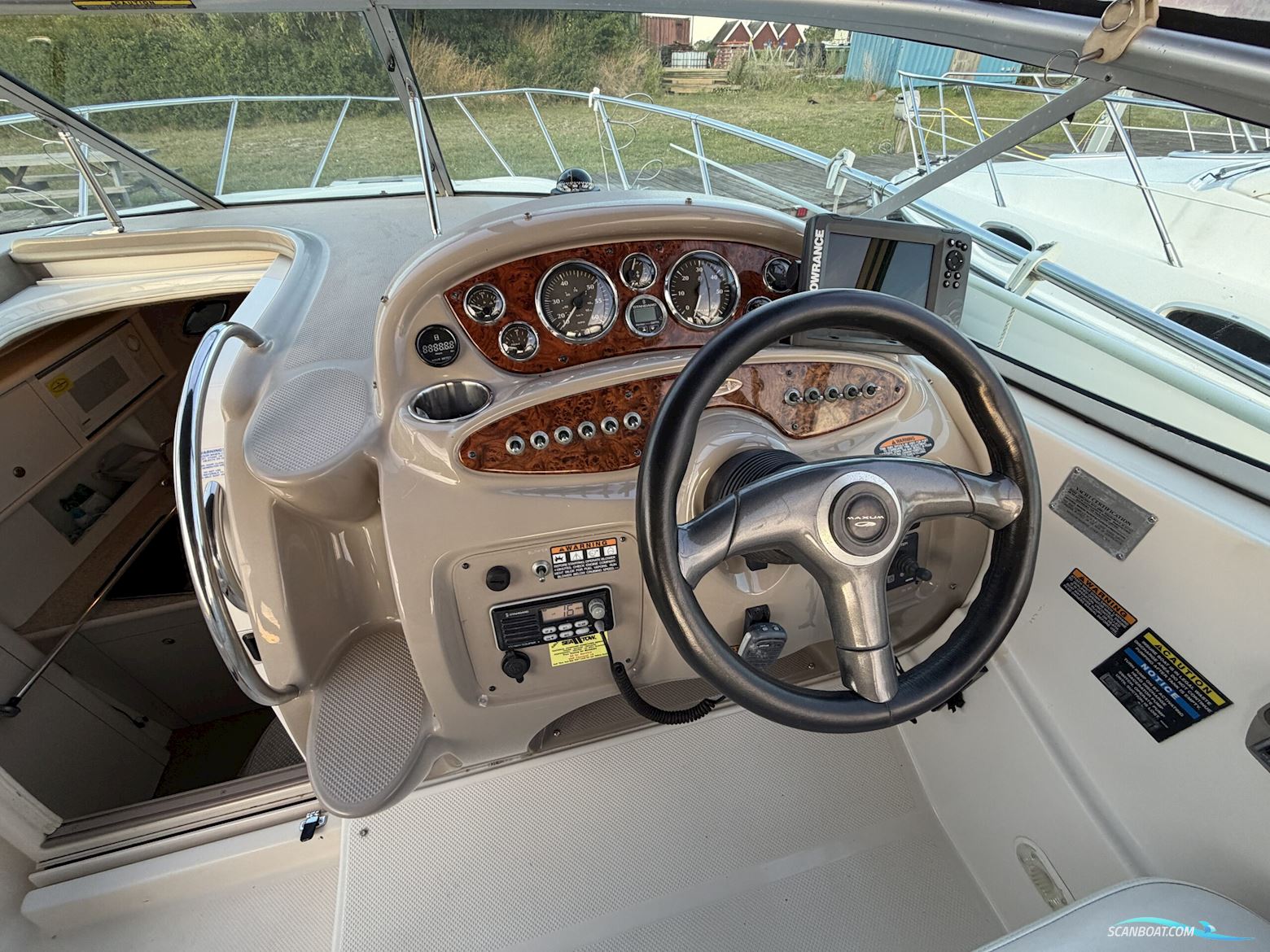 Maxum 2700 Src