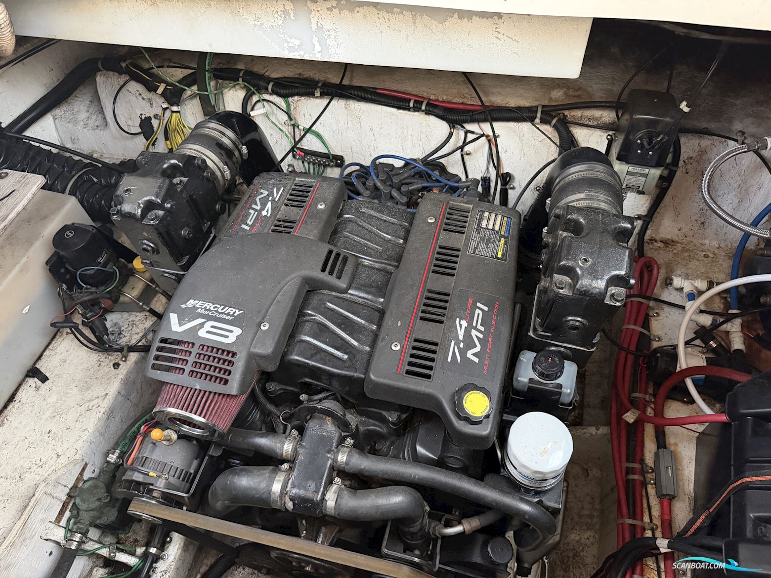 Maxum 2700 Src