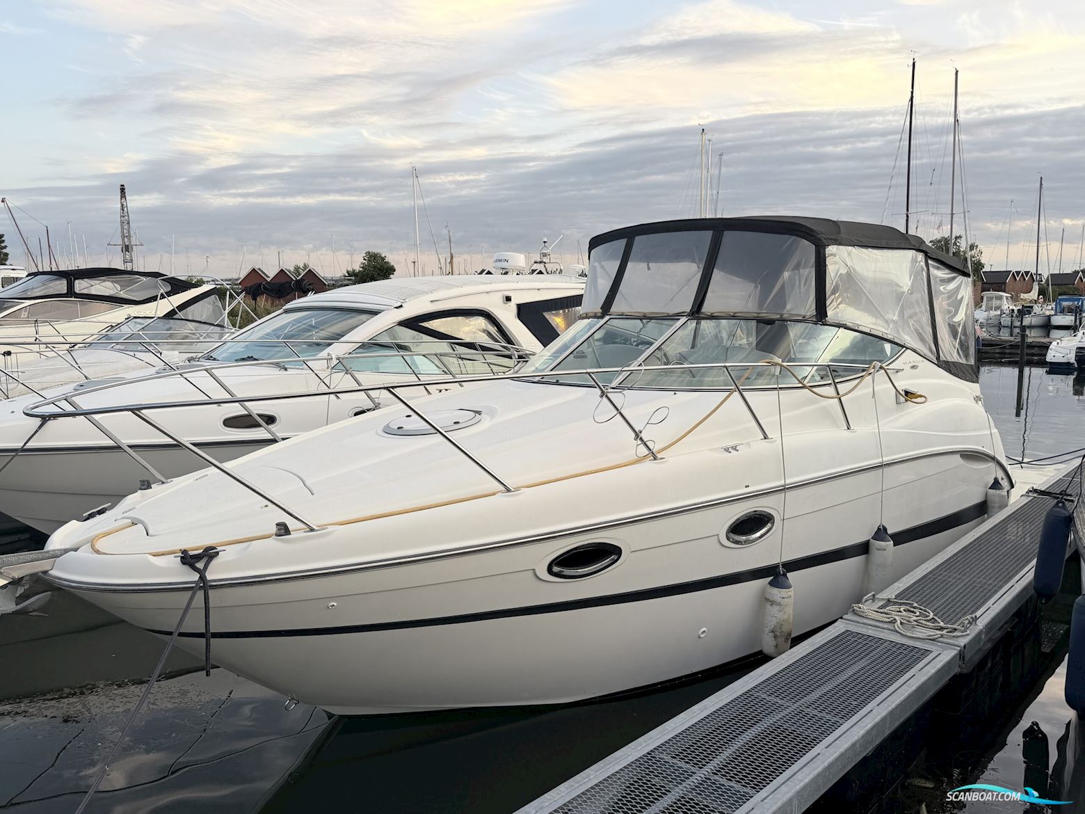 Maxum 2700 Src
