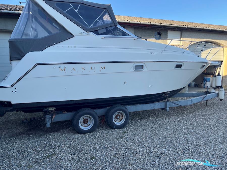 Maxum 2800 Scr