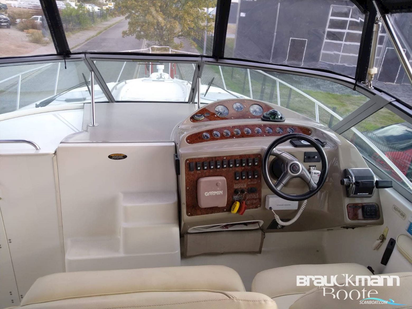 Maxum 3300 SCR
