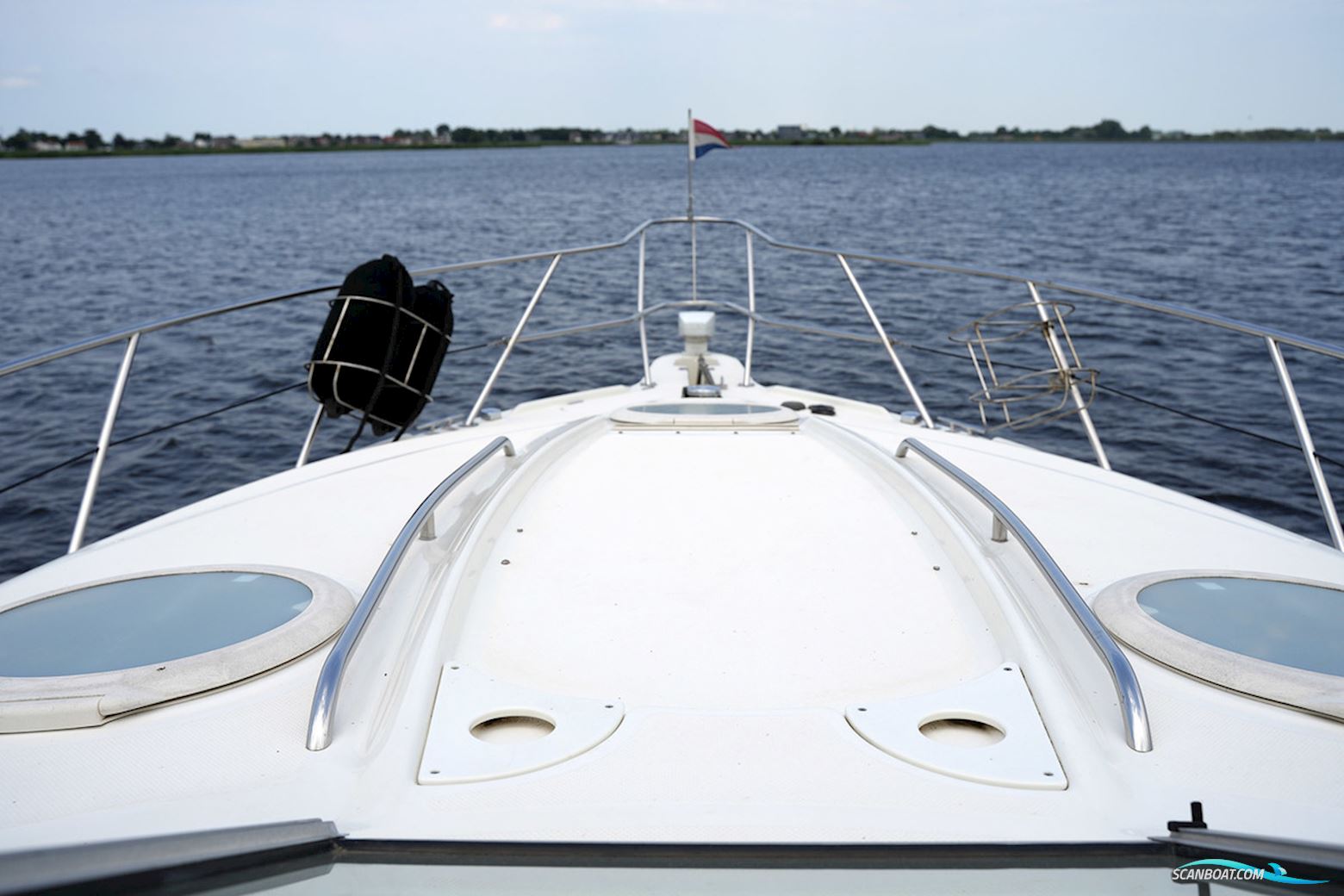 Maxum 3300 Scr