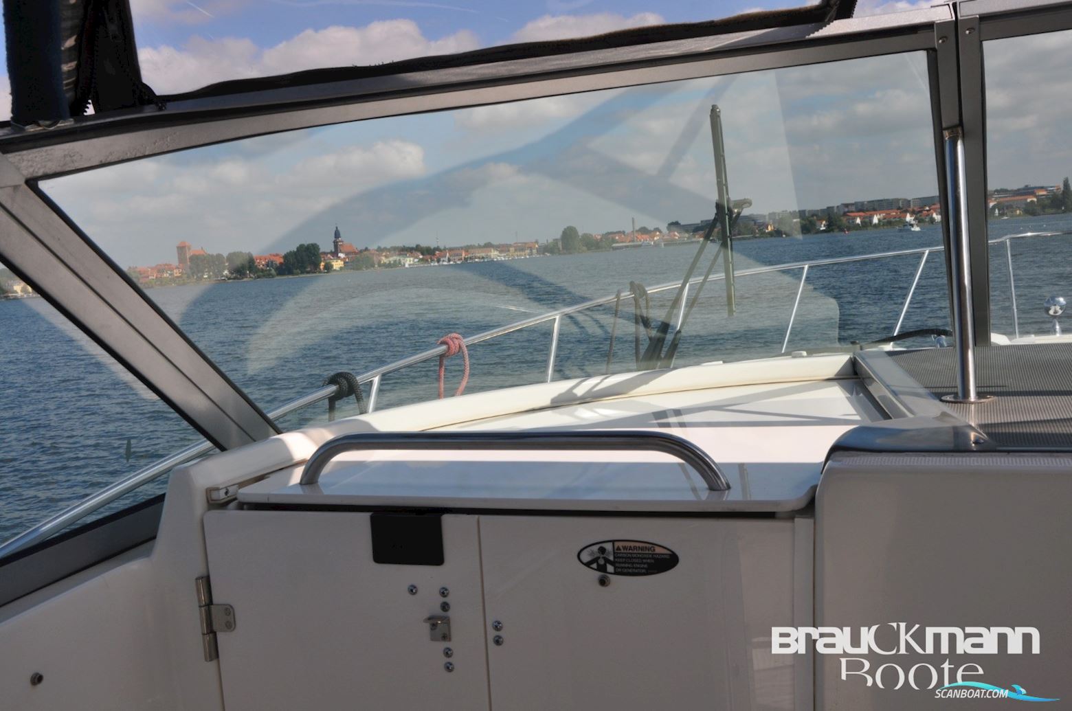 Maxum 3300 SE