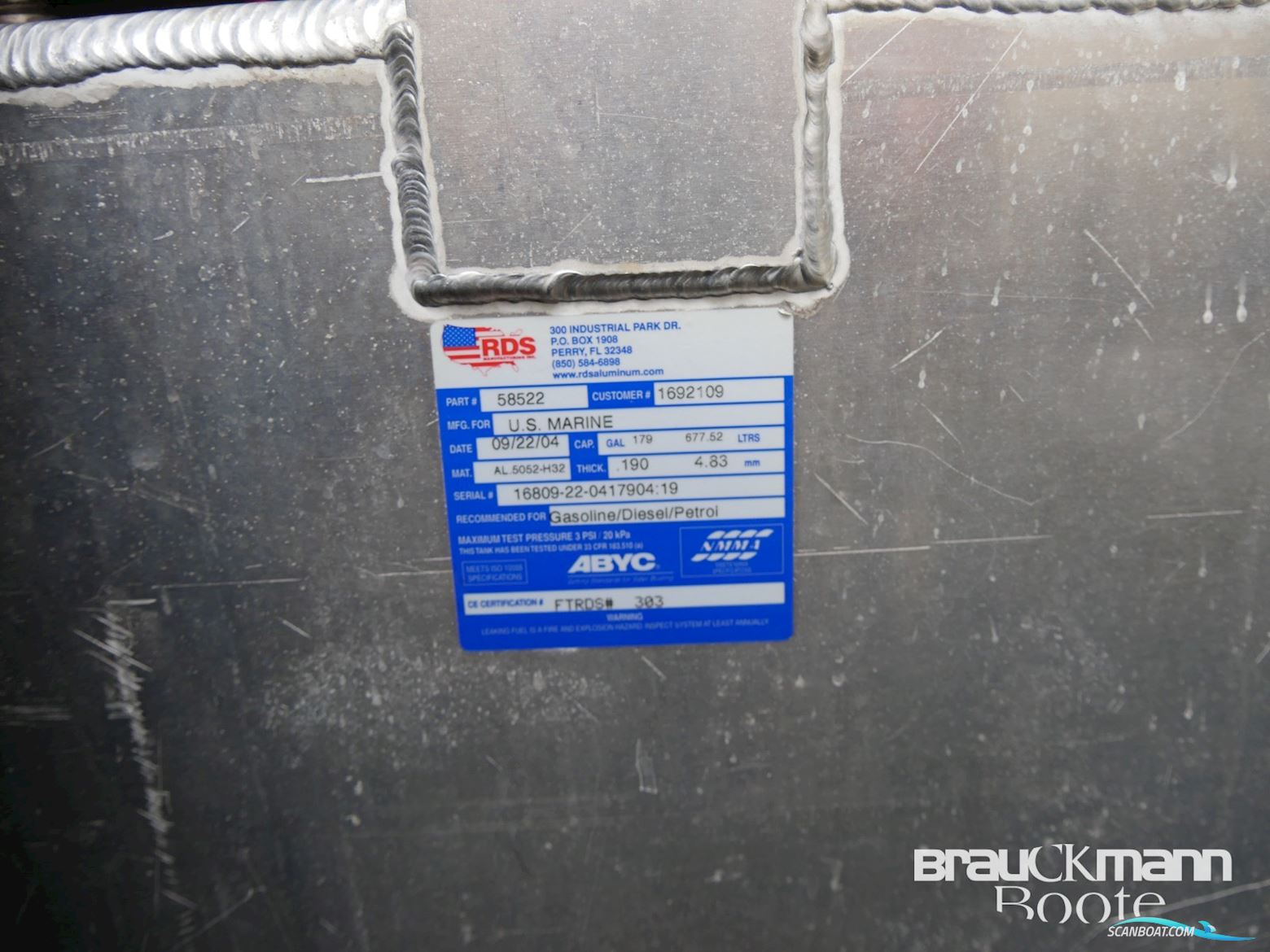 Maxum 3300 SE