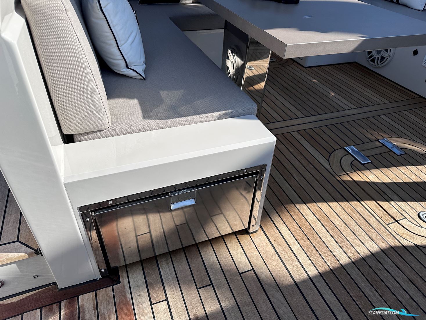 Mazu Yachts 42 WA
