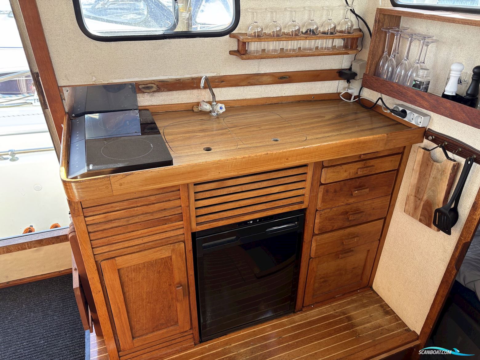 Merivene 1210 Fishmaster Trawler/dykkerbåd. NEDSAT