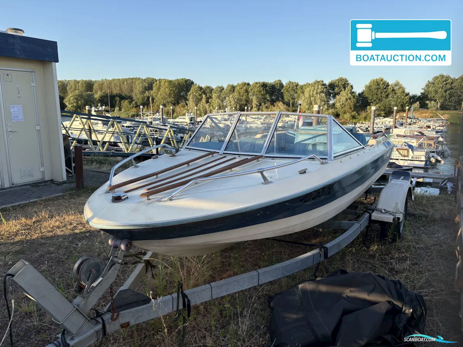 MFG Piper Motorboten , met Mecruiser motor, The Netherlands