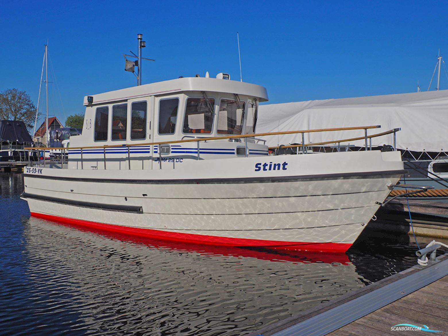 Minor 29 DC Motorboten 2002, met Volvo Penta Kamd300A motor, The Netherlands