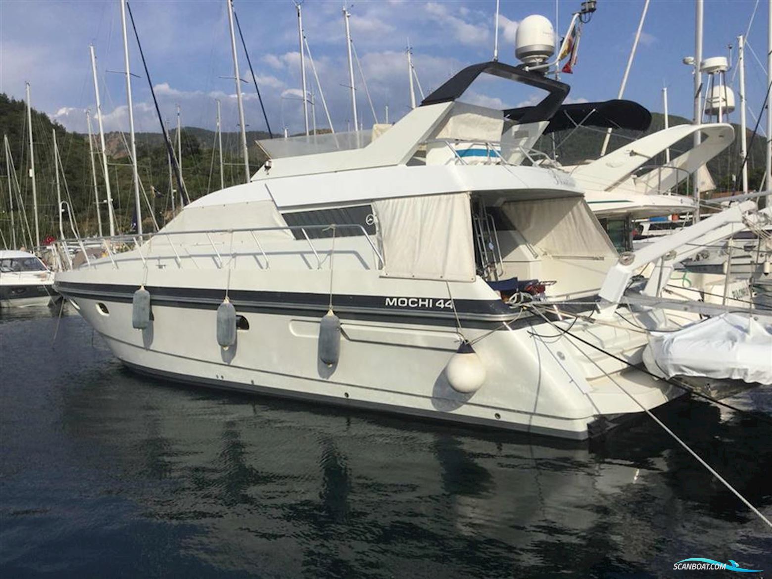 Mochi 44 FLY