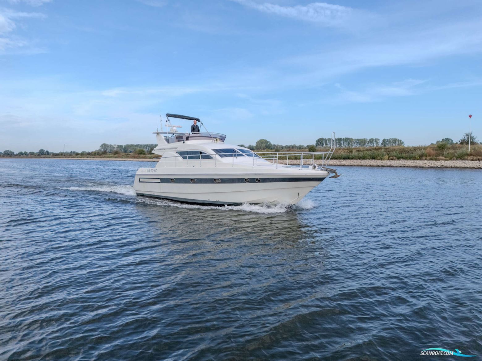 Mochi Craft 43 Flybridge
