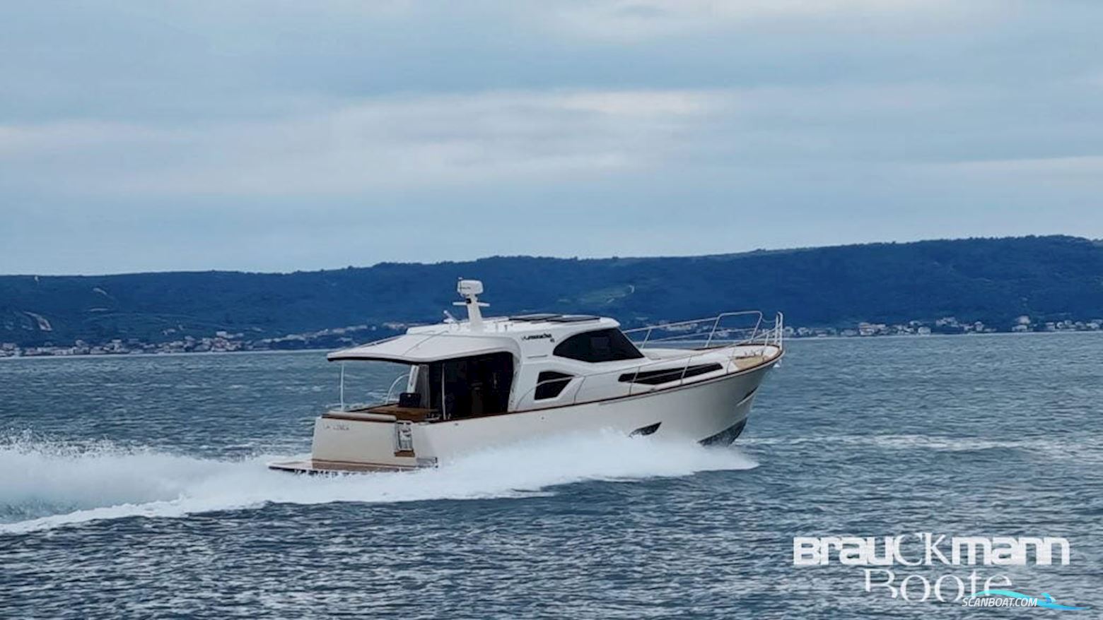 Monachus Yachts Issa 45