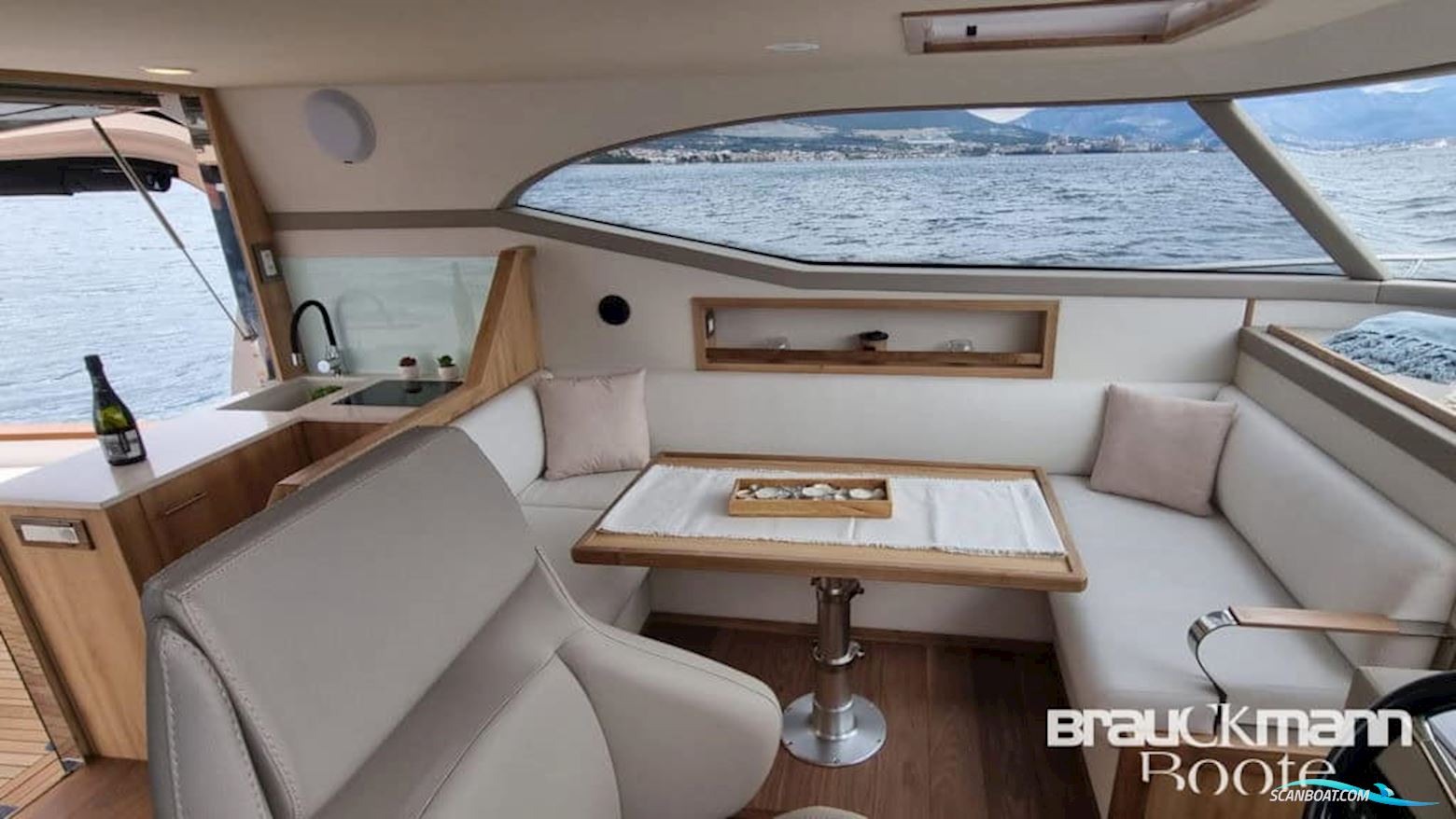 Monachus Yachts Issa 45
