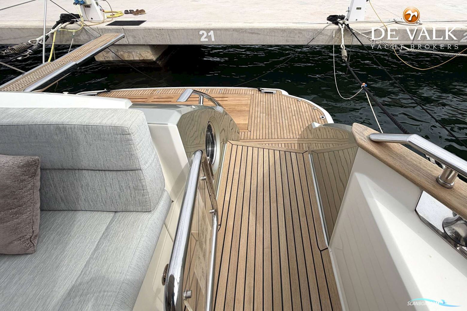 Monte Carlo Yachts 65