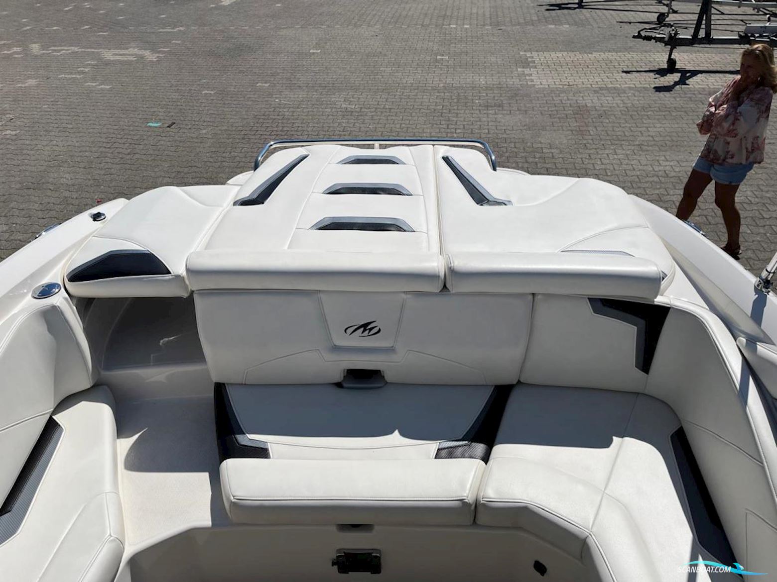 Monterey  244 FSX  Bowrider