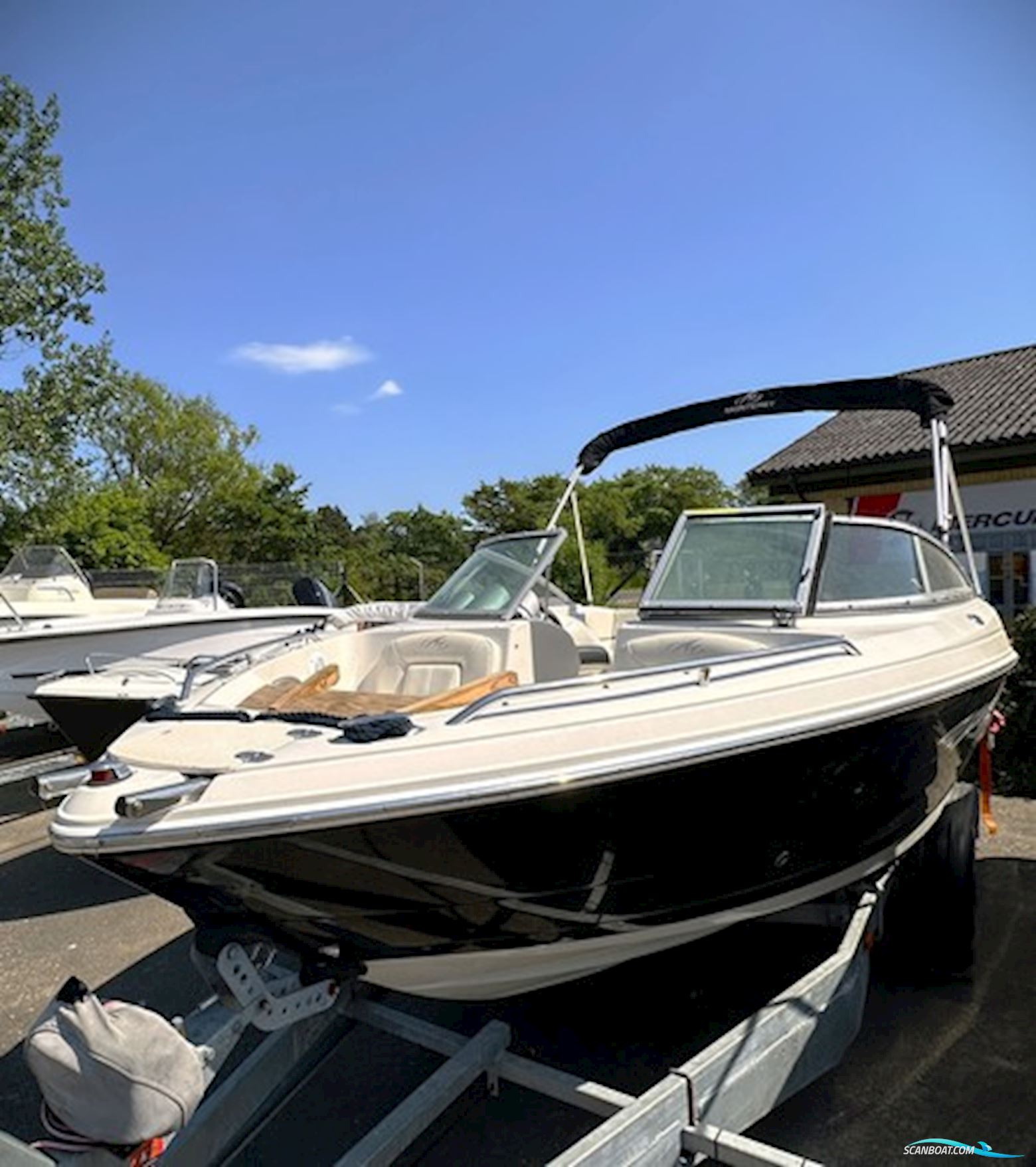 Monterey 194 FS – 2007 – Volvo Penta 4,3L – inkl. trailer – 315 timer – flot stand