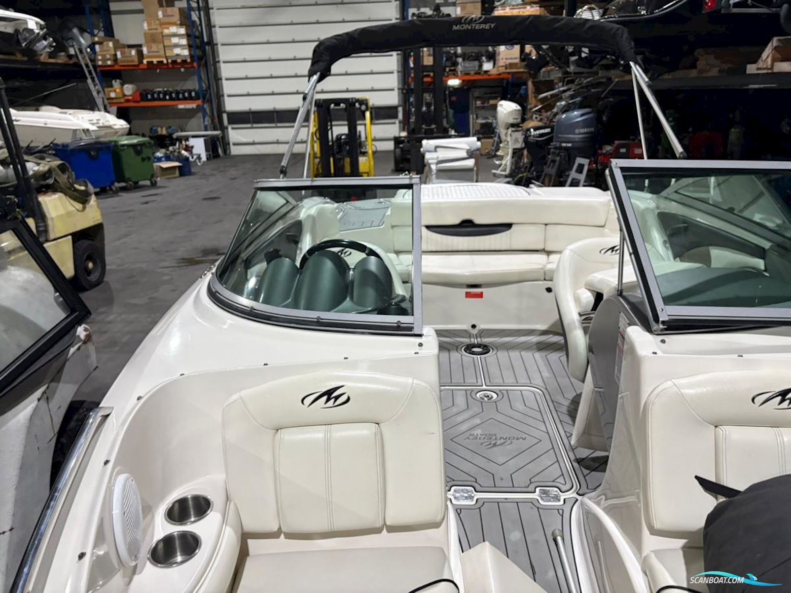 Monterey 214FS Bowrider