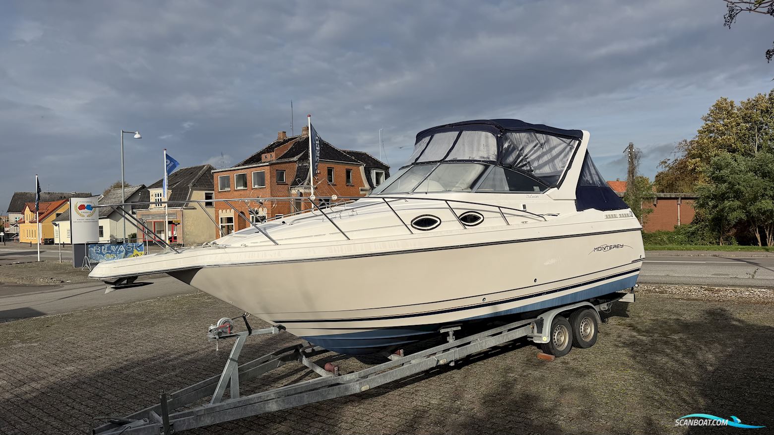 Monterey 276 Med Trailer Motorboten 2000, Denemarken