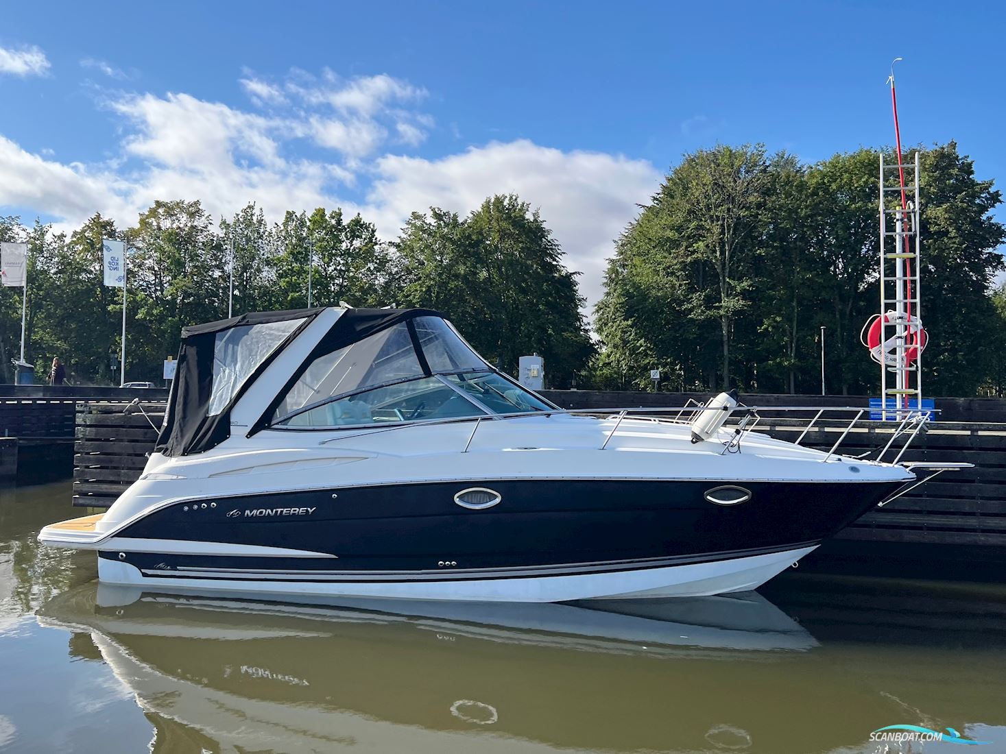 Monterey 290 SC Motorboten 2007, met 2 x Volvo Penta D3-190 motor, Sweden
