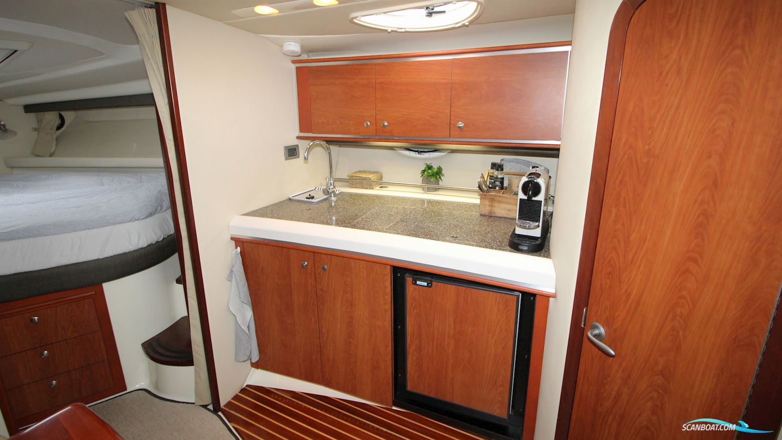 Monterey 350 / 370 Yacht