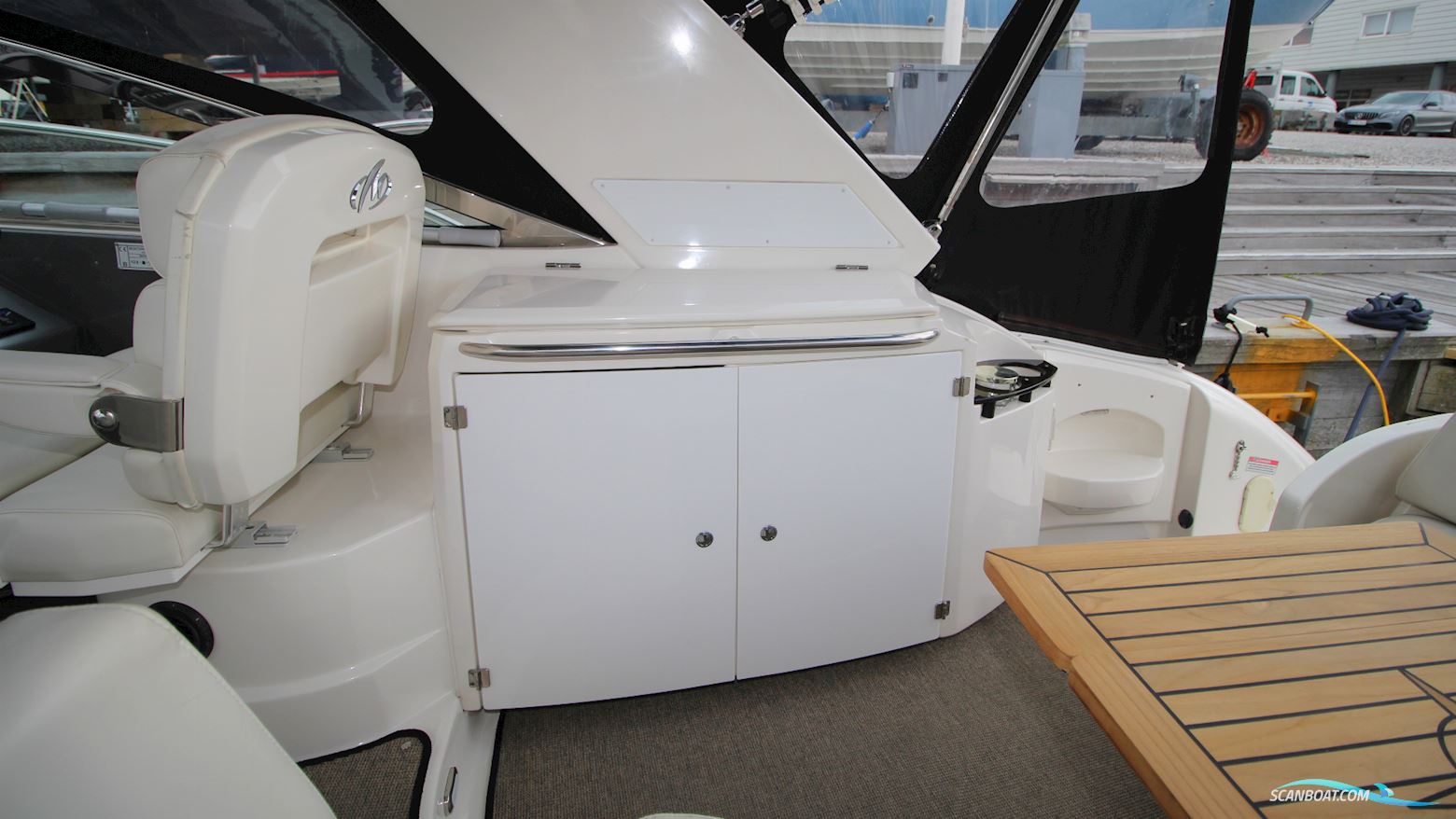Monterey 350 / 370 Yacht