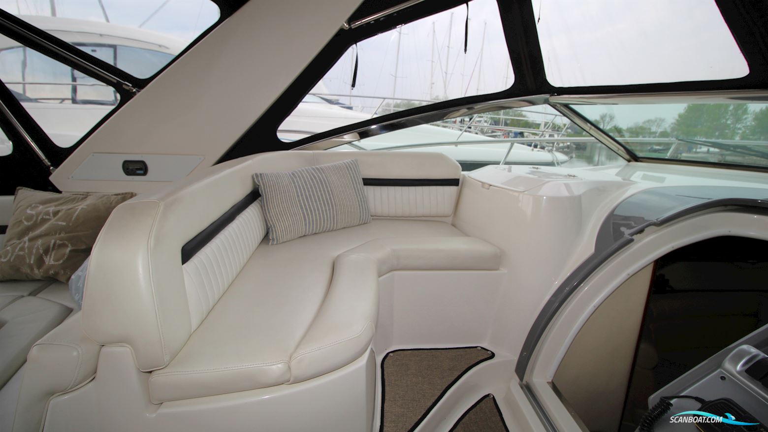 Monterey 350 / 370 Yacht
