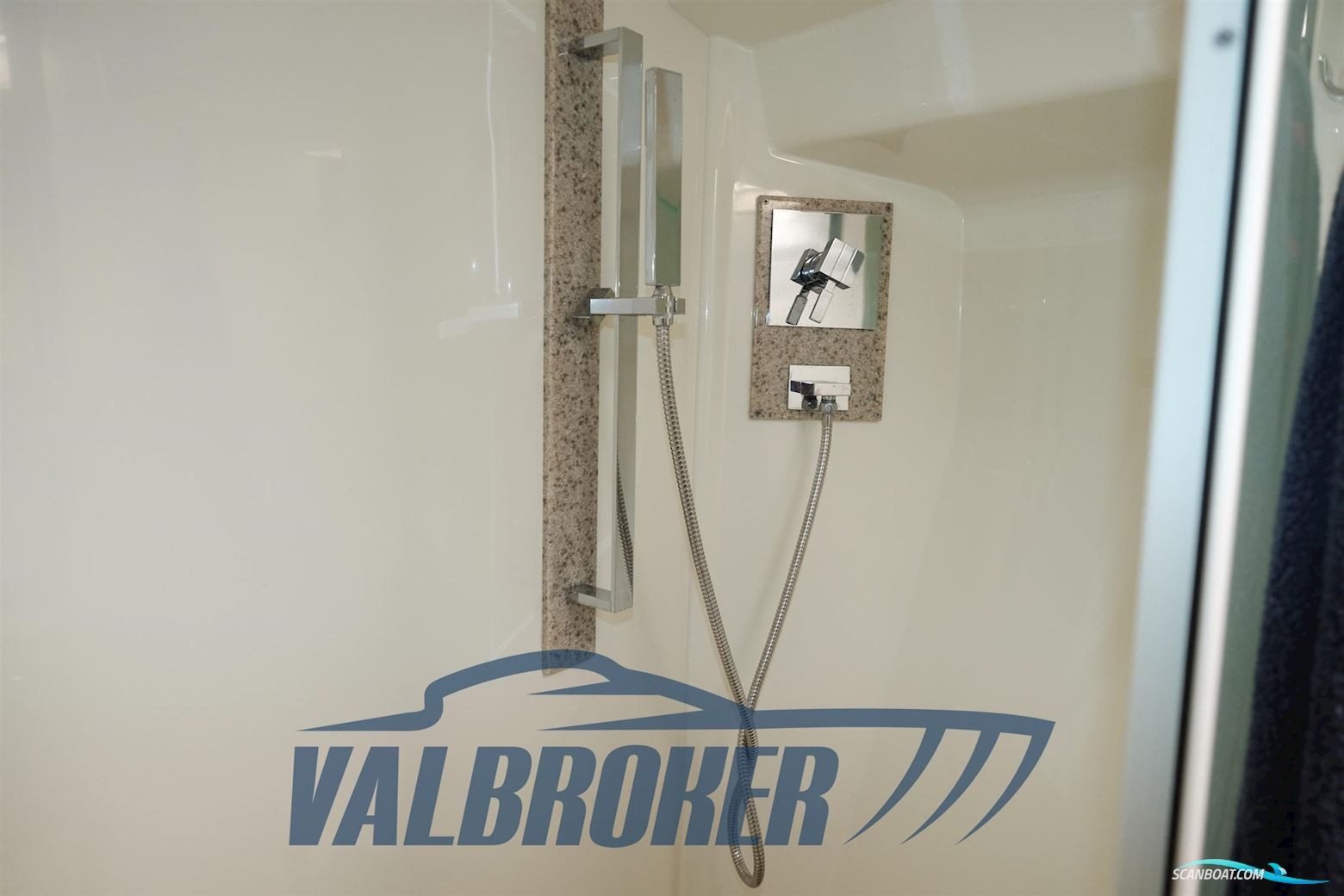 Monterey Boats 415 SY Sport Yacht