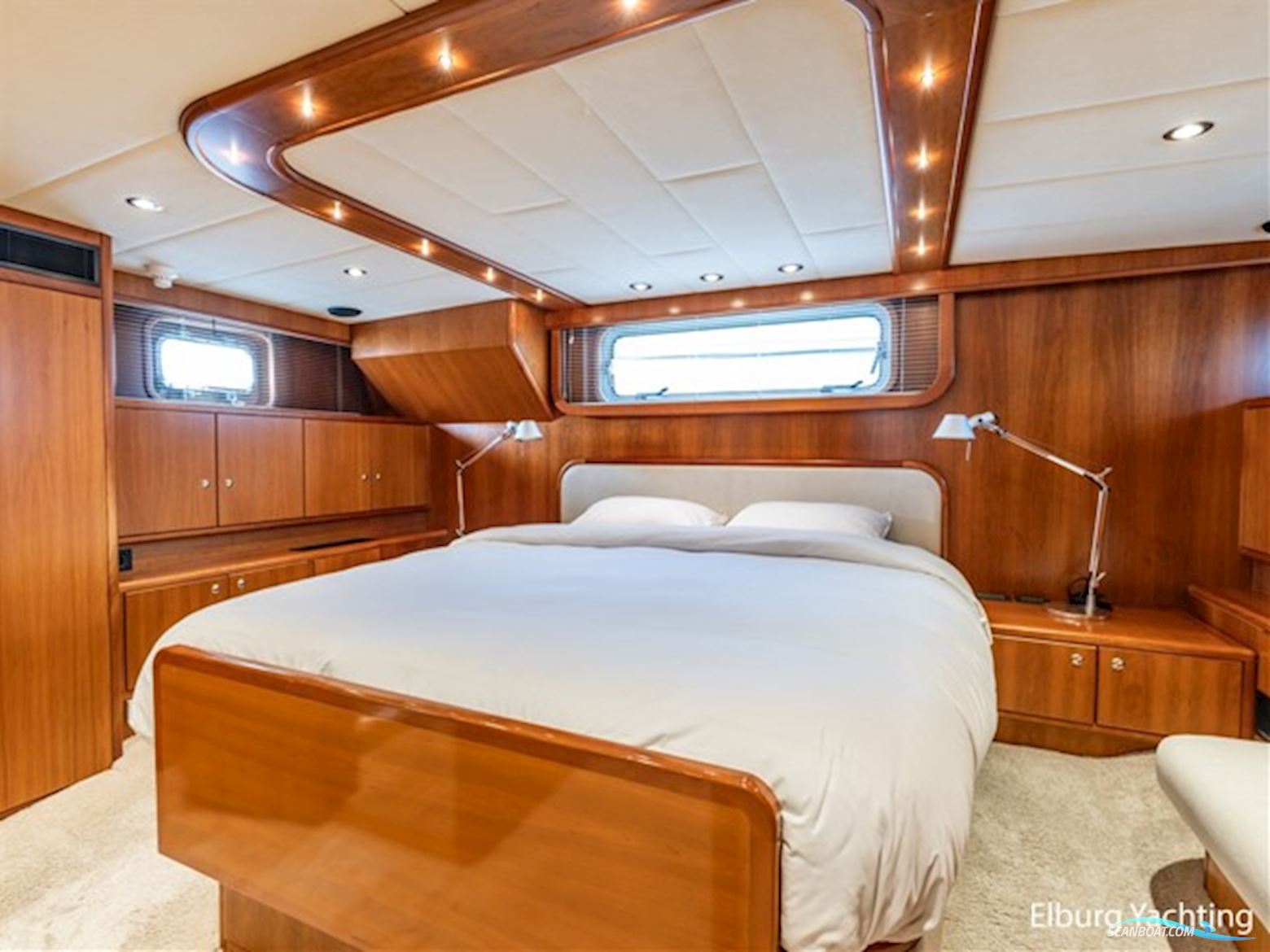 Moonen 68 - Flybridge 