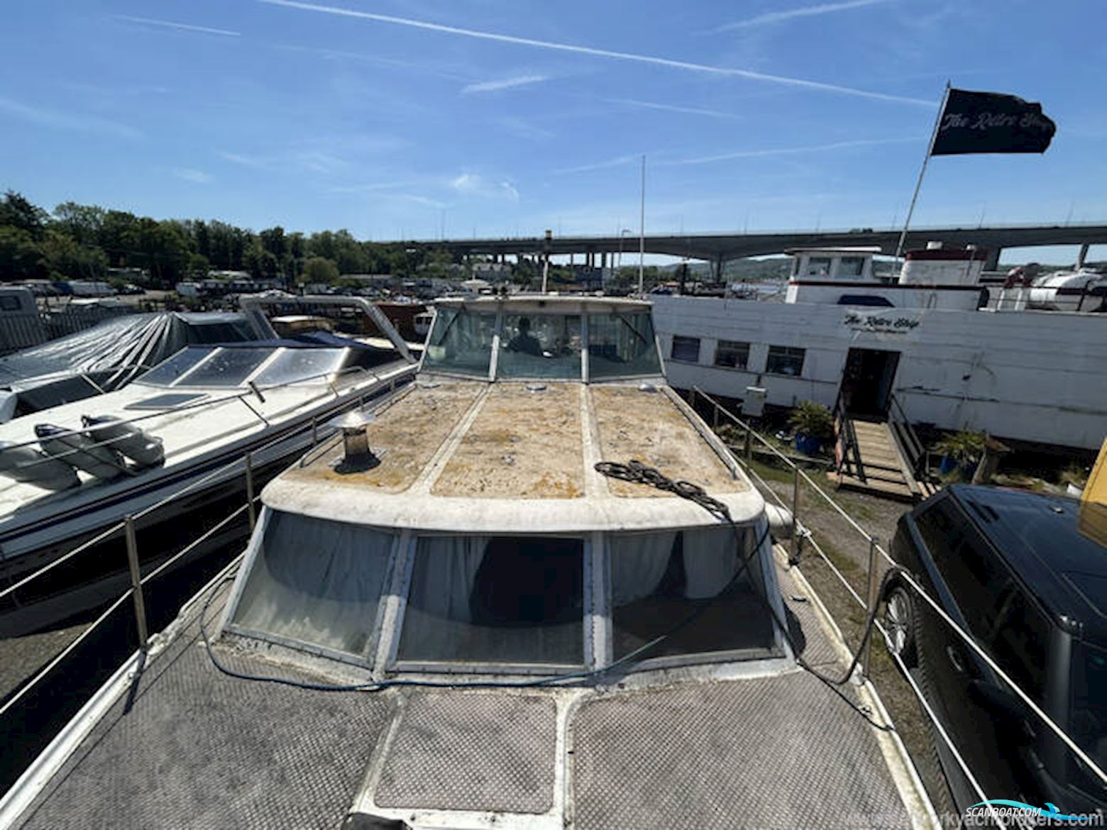 Moonraker 36