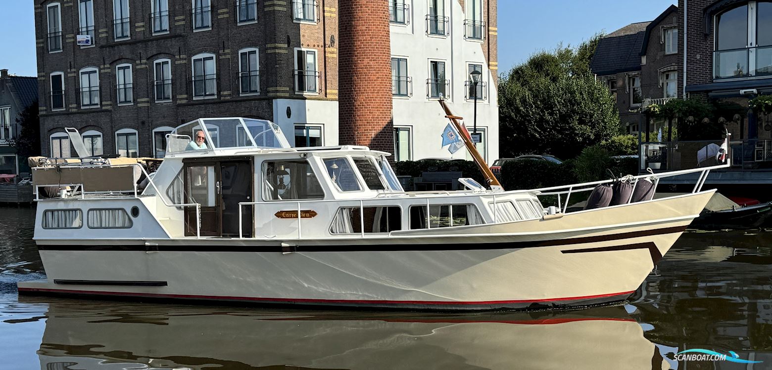 Motor Yacht Vrijbuiter 10.50 AK Cabrio Motorboten 1980, met Mercedes motor, The Netherlands