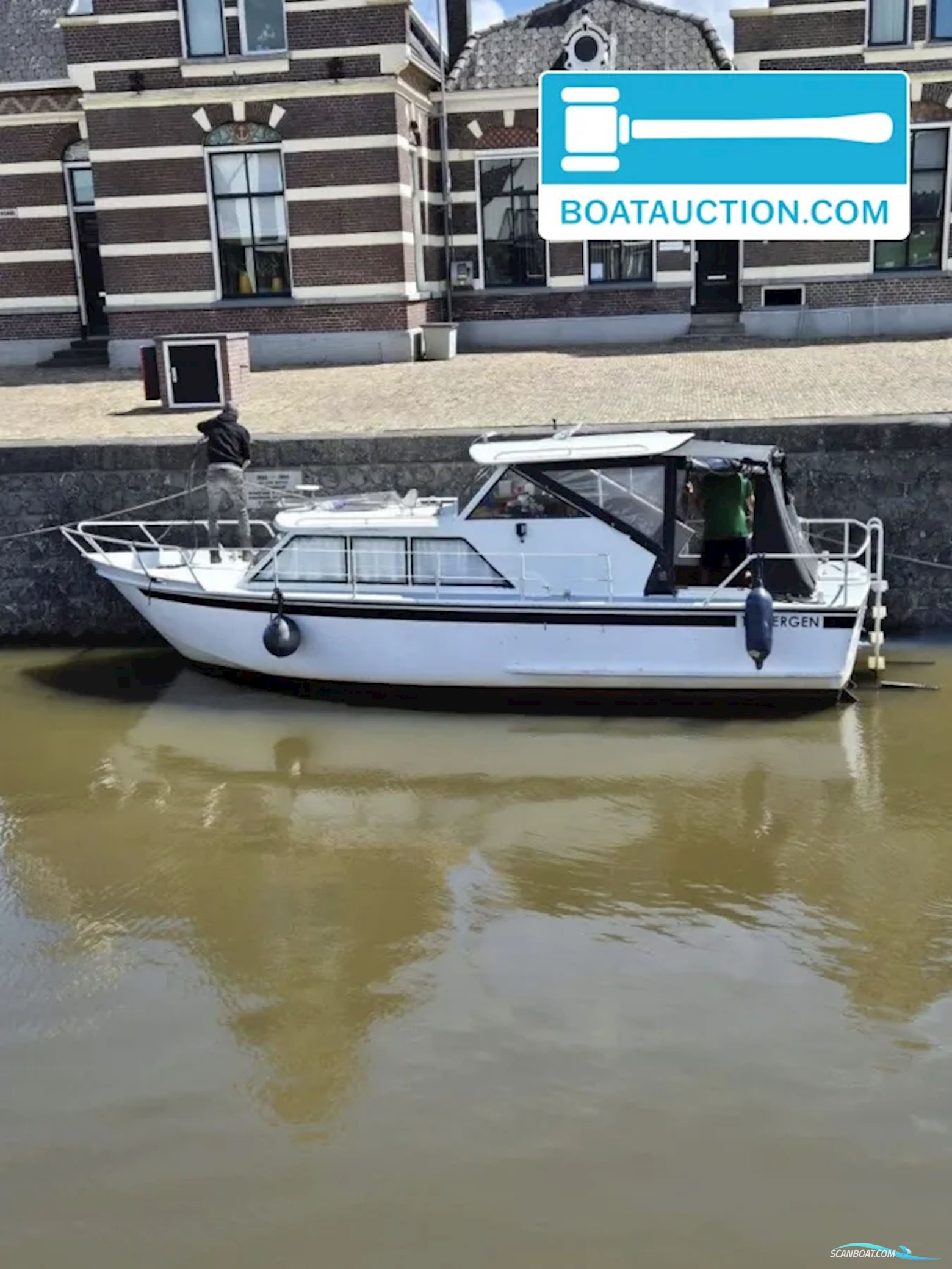 Motorkruiser 900