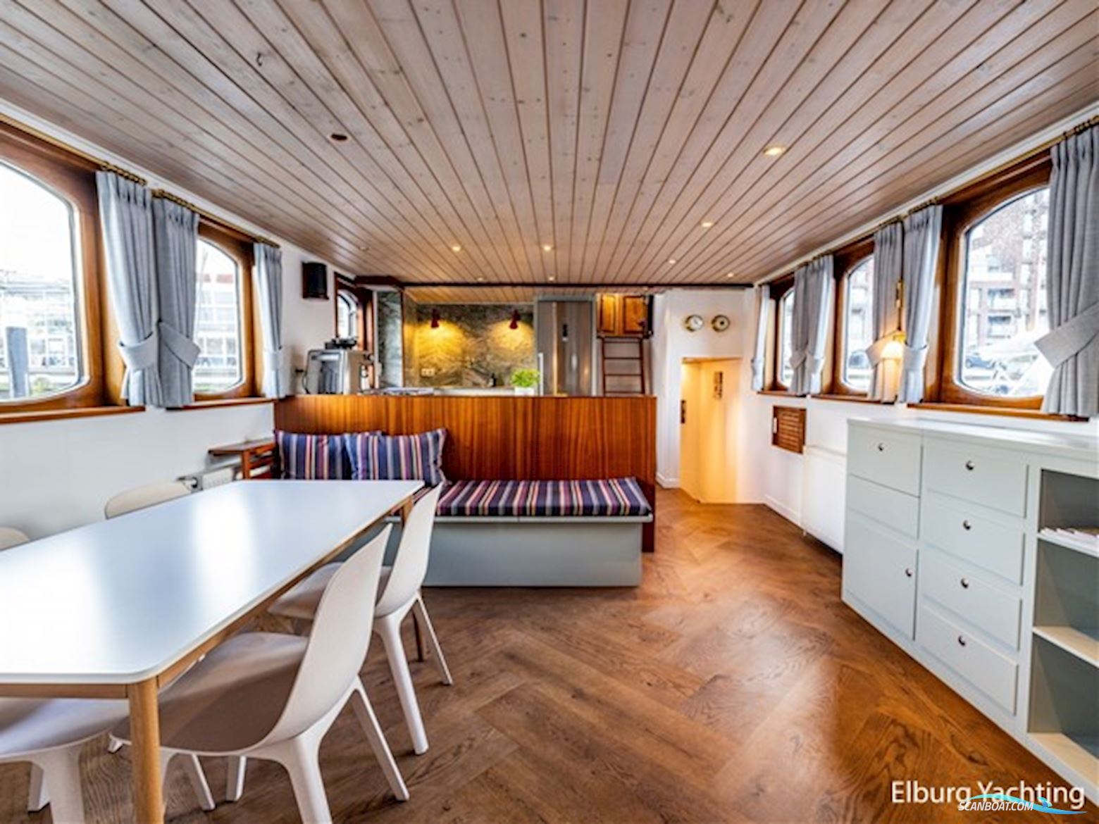 Motoryacht Cape Heima  - Wonen op het water 