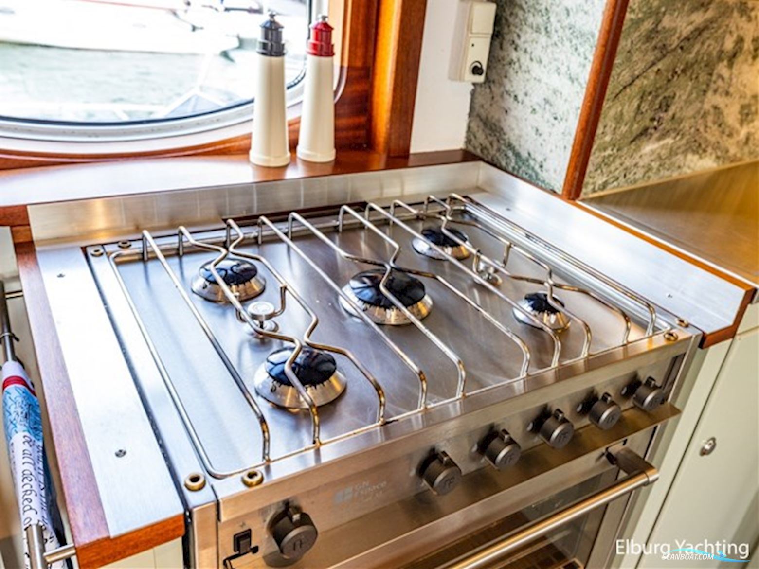 Motoryacht Cape Heima  - Wonen op het water 