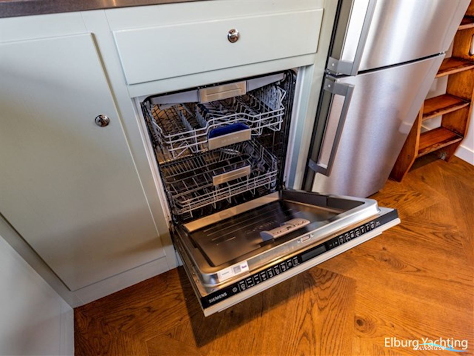 Motoryacht Cape Heima  - Wonen op het water 