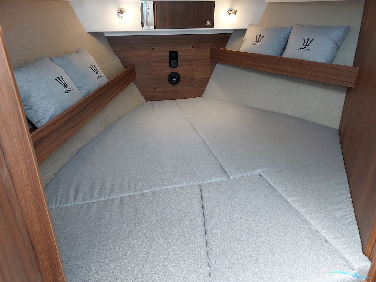 Nautic 880